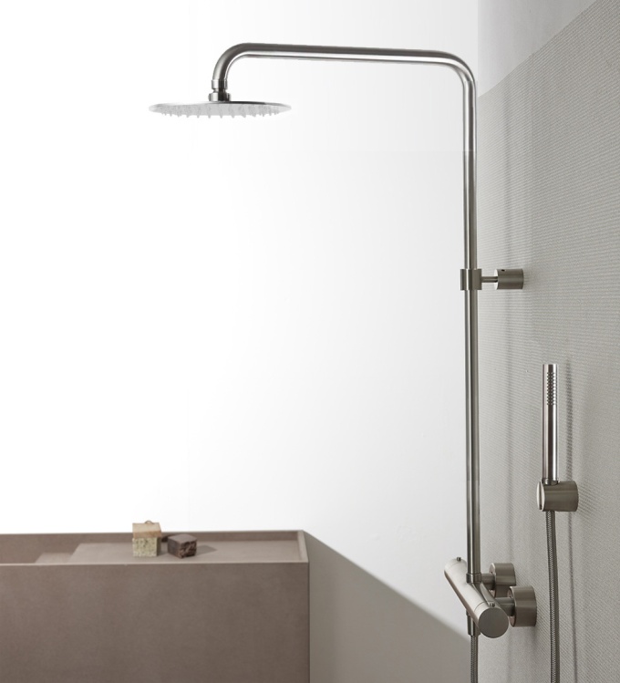 STIRIANA | Composizione con esterno doccia due miscelatori, supporto, doccetta, e flessibile | 2M40_55100_0500_G20 - immagine 2